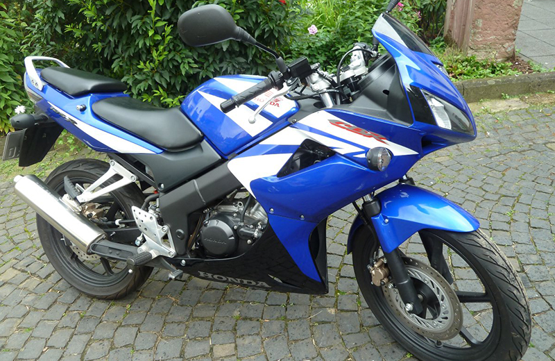 Motorradführerschein Motorrad blau